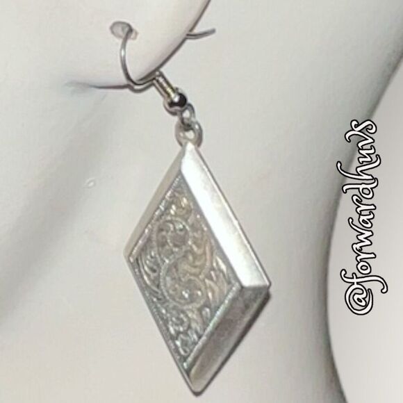 Bundle Sale 3 for $15 | Silver Tone Diamond Shaped Etched Dangle Earrings - Picture 5 of 9